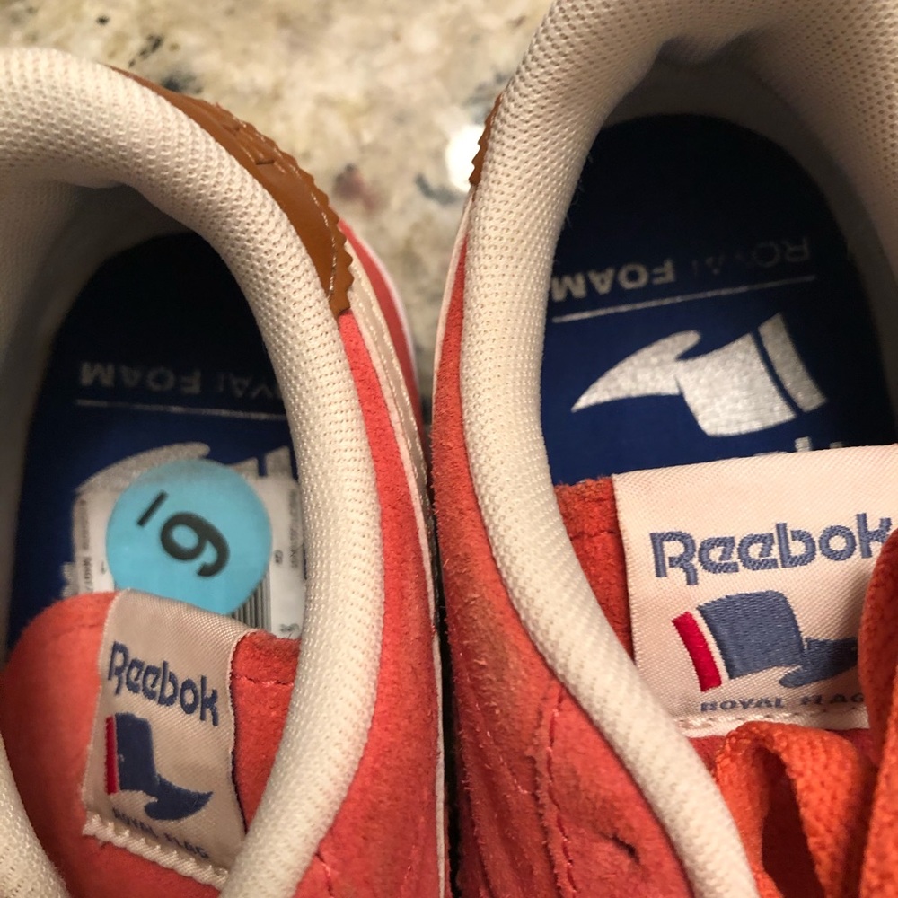 New like reeboks - Picture 3 of 12